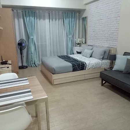 Eighty One Newport Boulevard 마닐라 외부 사진