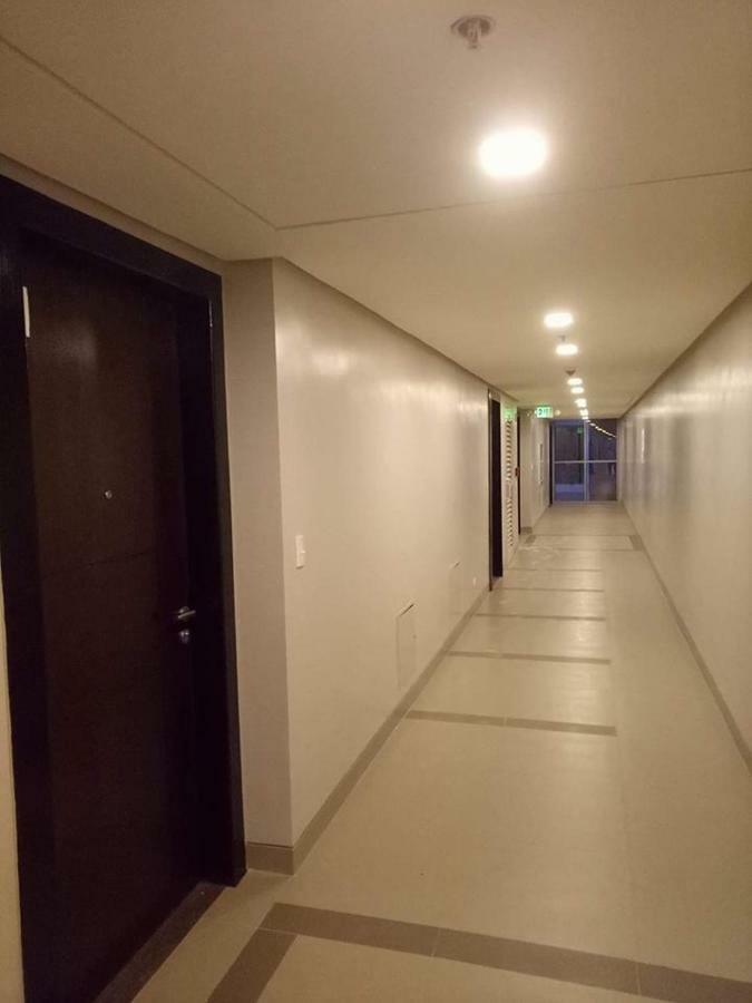 Eighty One Newport Boulevard 마닐라 외부 사진