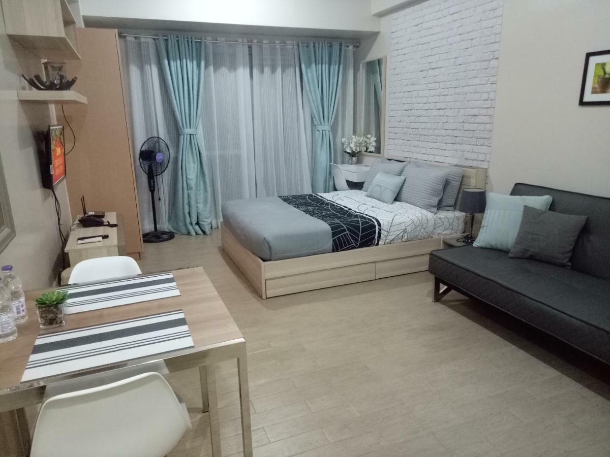 Eighty One Newport Boulevard 마닐라 외부 사진