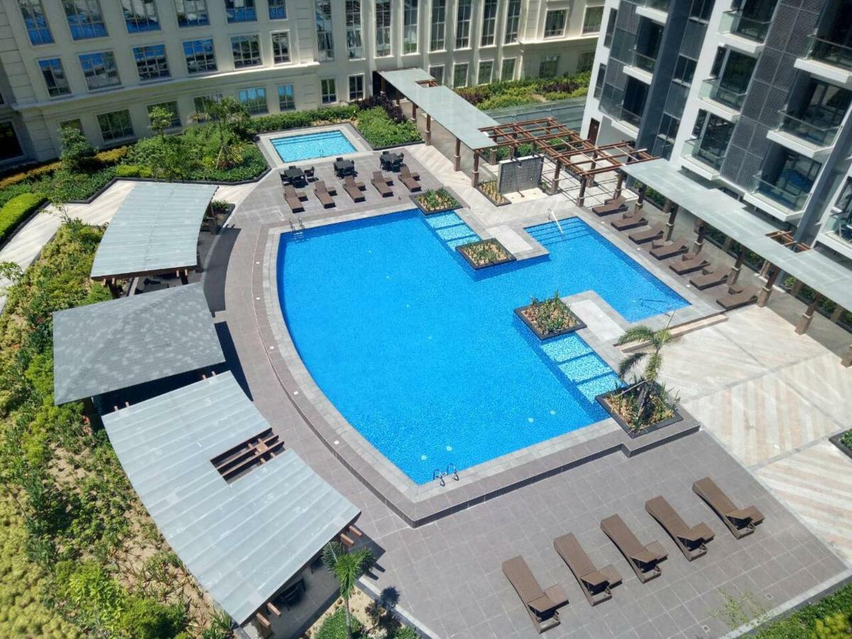 Eighty One Newport Boulevard 마닐라 외부 사진