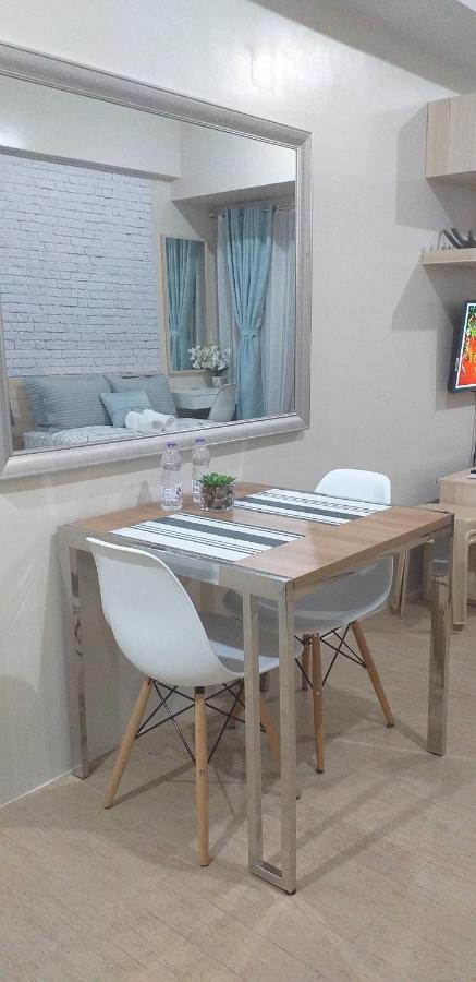 Eighty One Newport Boulevard 마닐라 외부 사진